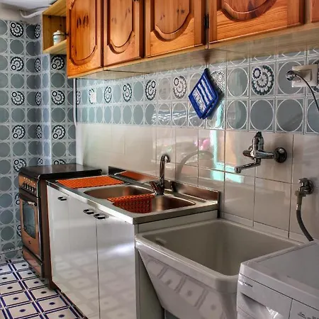 펜션 Gerani House 체팔루